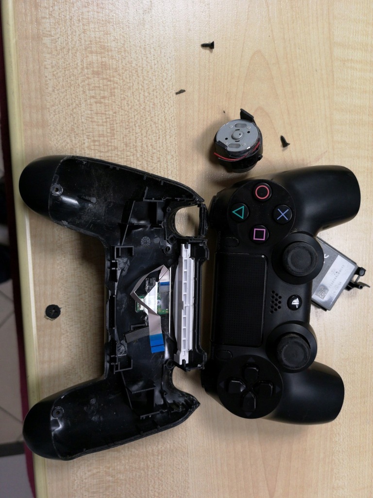 USZKODZONY PAD PS4 - ROZEBRANY