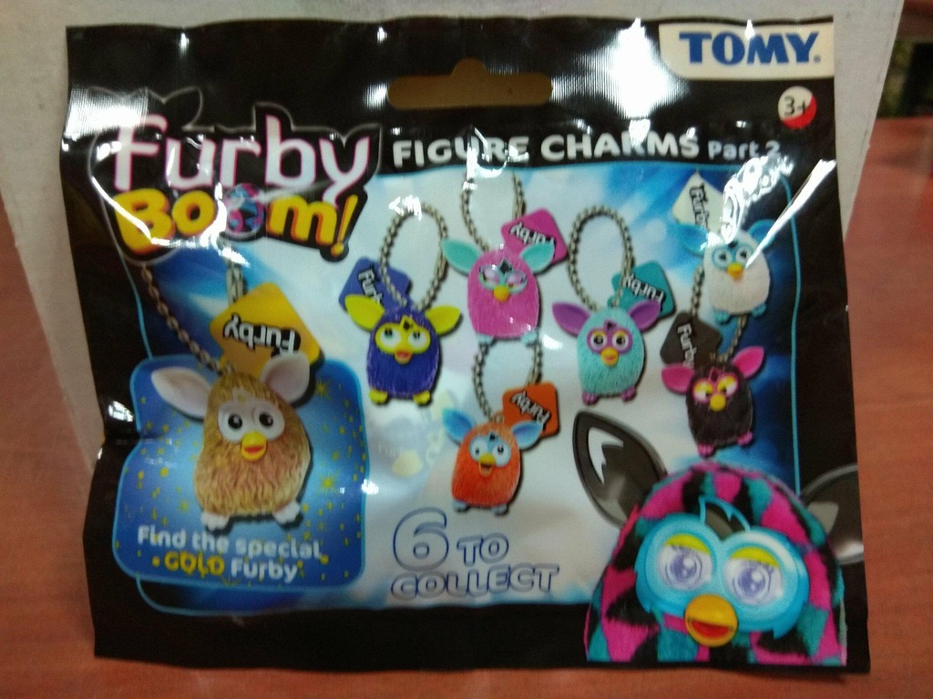 FURBY BOOM SASZETKA NIESPODZIANKA BRELOK ZAWIESZKA
