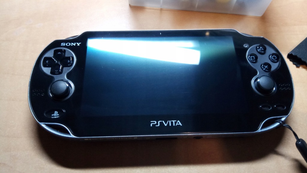 PS Vita PCH-1003 Wifi - konsola + akcesoria