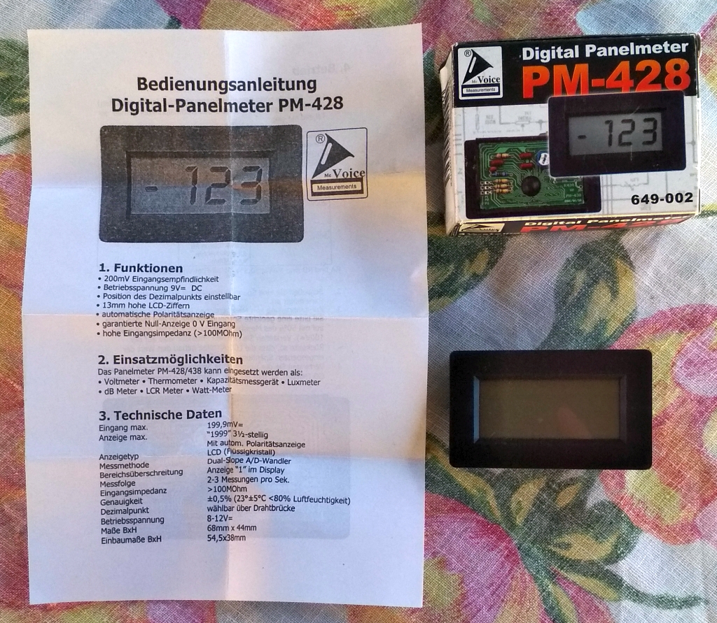 Woltomierz cyfrowy panelowy LCD PM-428