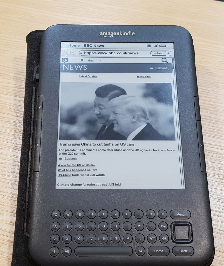 Amazon Kindle Keyboard 3G WiFi etui lampka Led