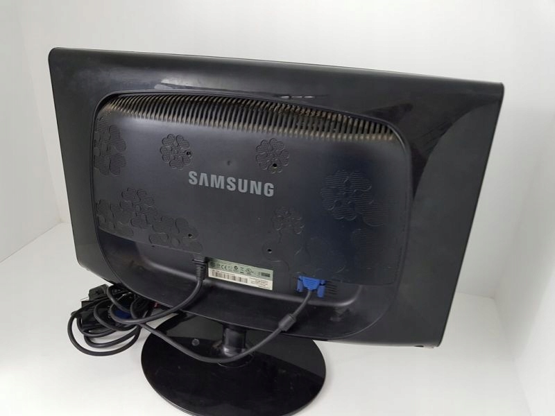 MONITOR SAMSUNG SYNCMASTER 2233 - 7619783092 - oficjalne archiwum Allegro