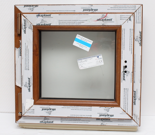 Okno PVC-U 535x565mm złoty dąb Okmar-Plastik