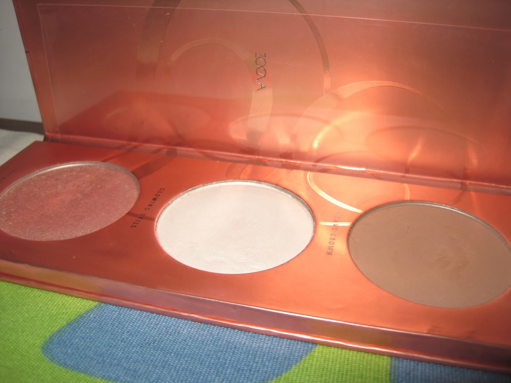PALETKA ZOEVA ROSE GOLDEN RÓŻ BRONZER ROZŚWIETLACZ