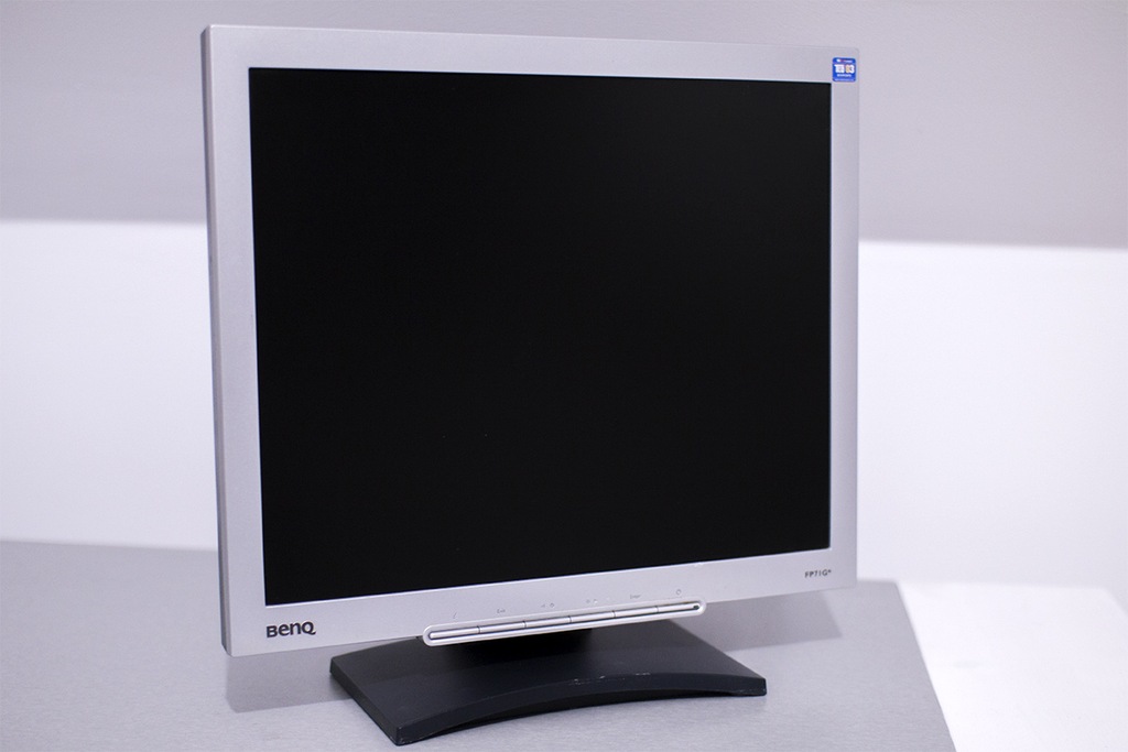 MONITOR LCD BenQ FP71G+