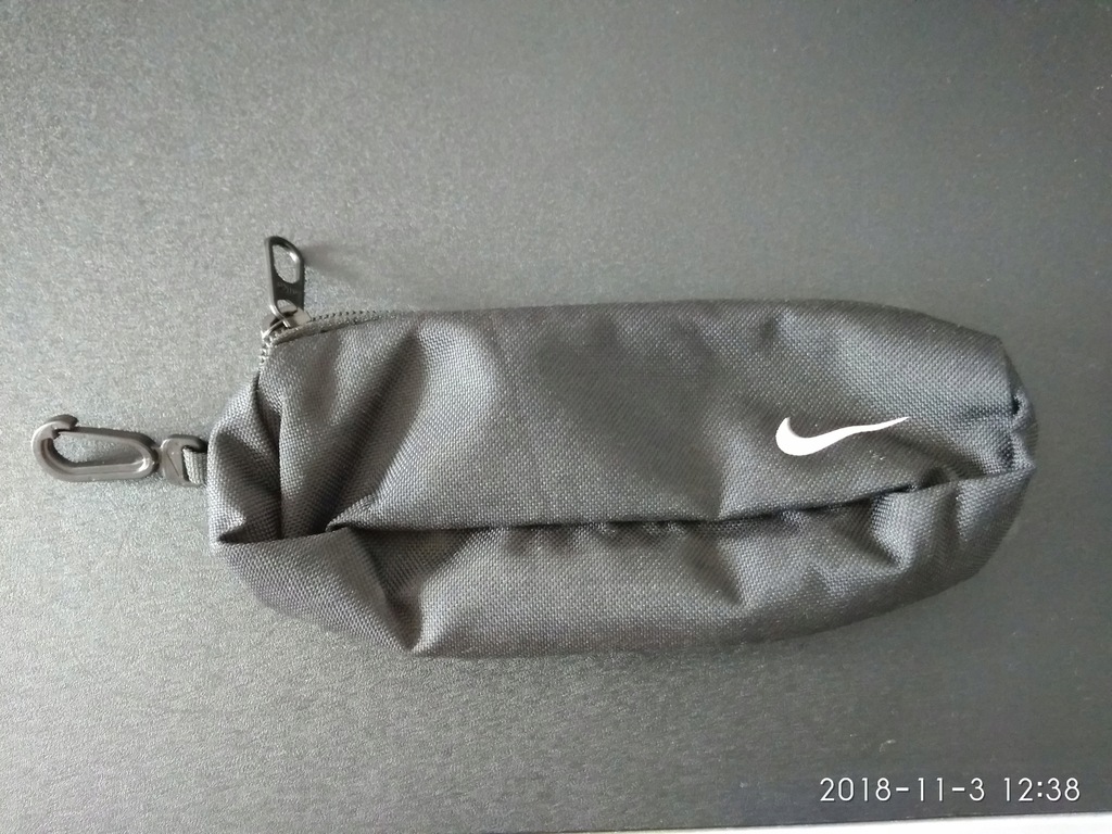 Piórnik Nike