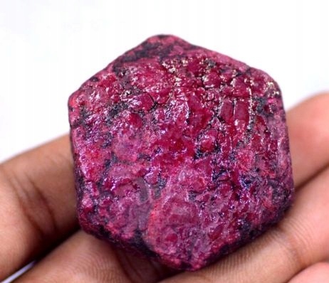 RUBIN NATURALNY NIEOSZLIFOWANY 324 ct