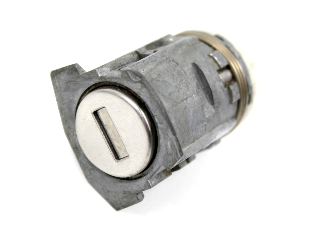 WKŁADKA ZAMKA BEMBENEK LEWA AUDI A4 B5 8E1837063A