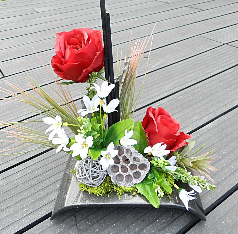 MAŁA IKEBANA KOMPOZYCJA KWIATOWA  GRÓB CMENTARZ 4