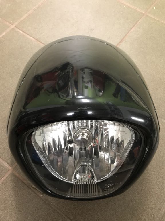 Suzuki VZR 1800 lampa z iwiewką