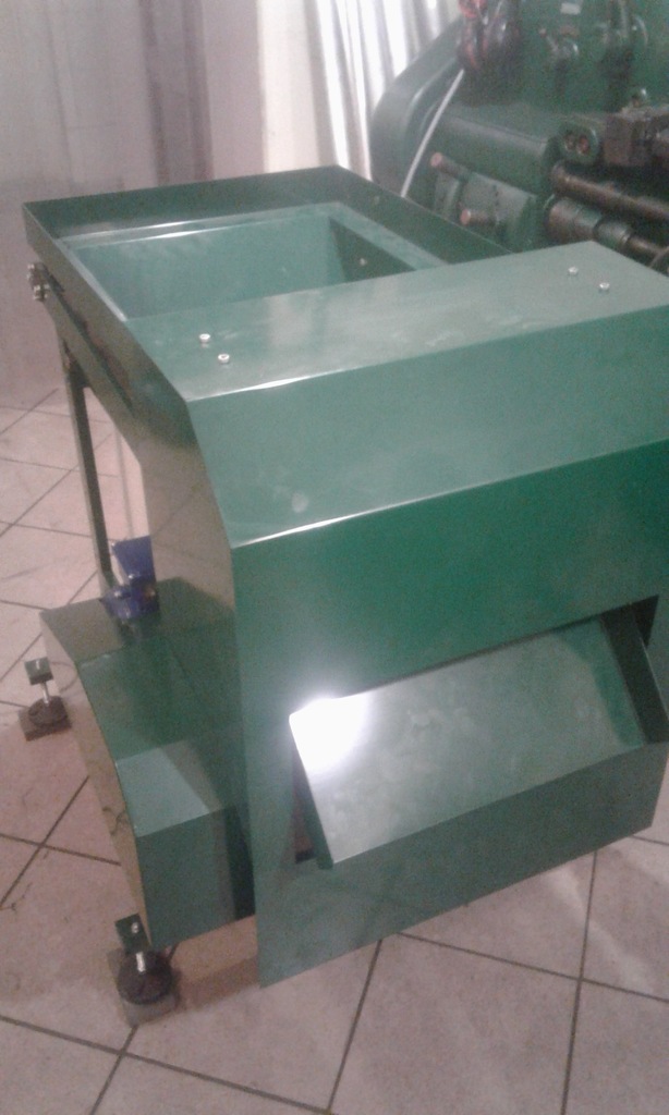 Maszyny do cięcia ziół i tytoniu, 500 i 250 kg/ h\