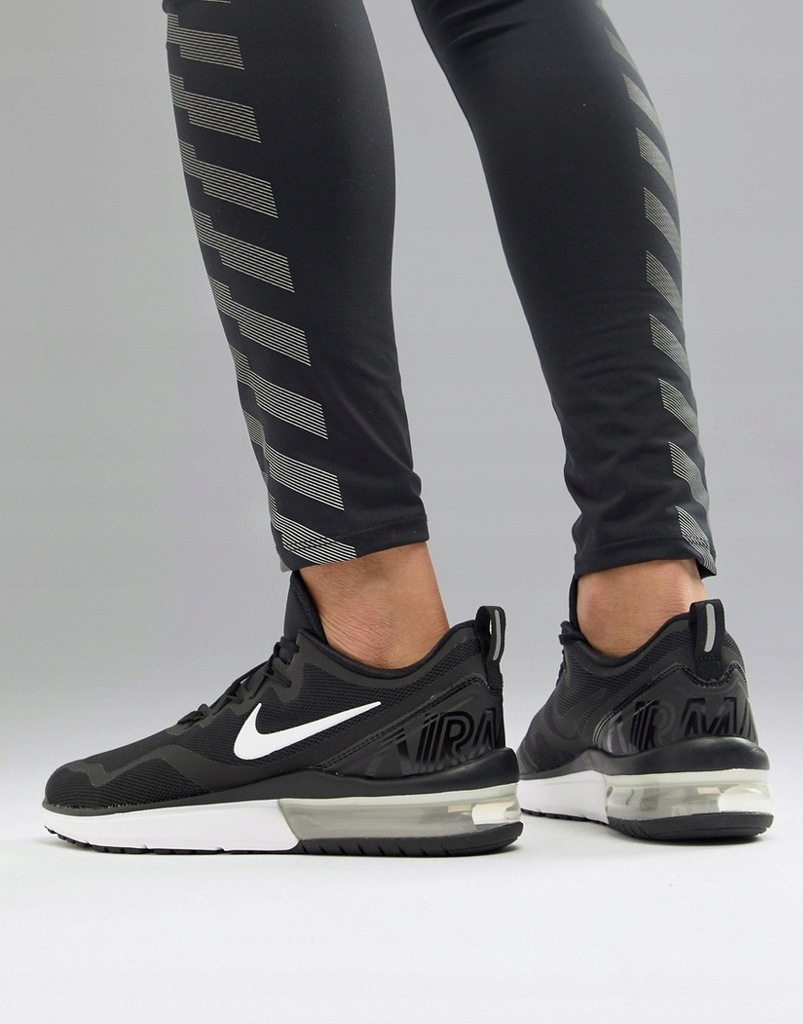 aa5739 nike