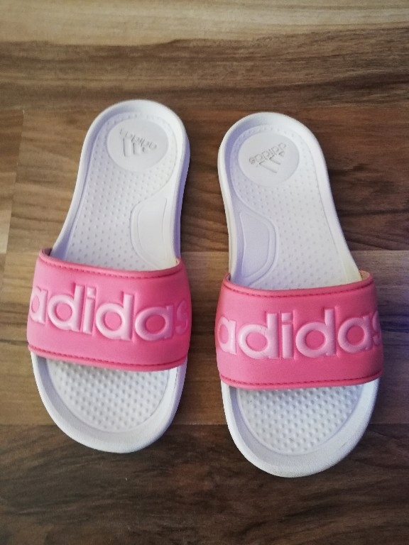 Adidas basonowe klapeczki