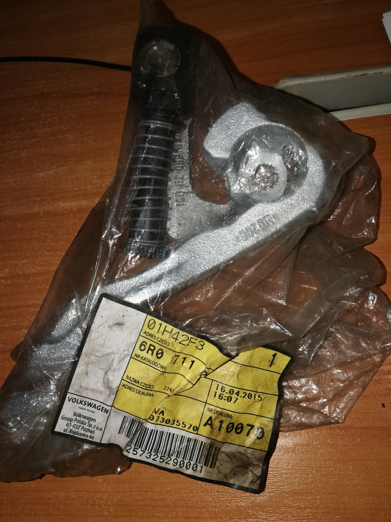 ŁAPA DŹWIGNIA SKRZYNI VW 6R0 711 046