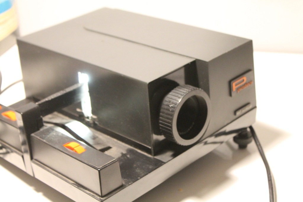 prestinox 680 slide projector  - SPRAWNY