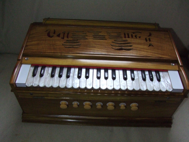 Harmonium harmonnium -indyjski instrument klawisz.