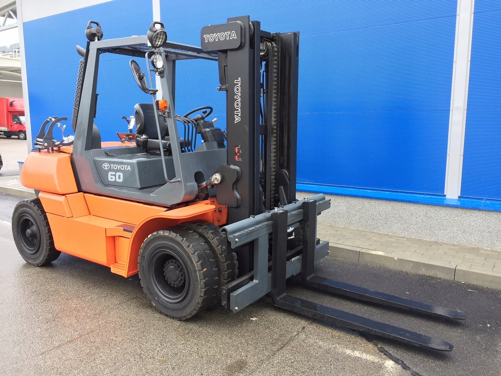 Wózek widłowy Toyota 6 ton, LPG, 2802 mtg