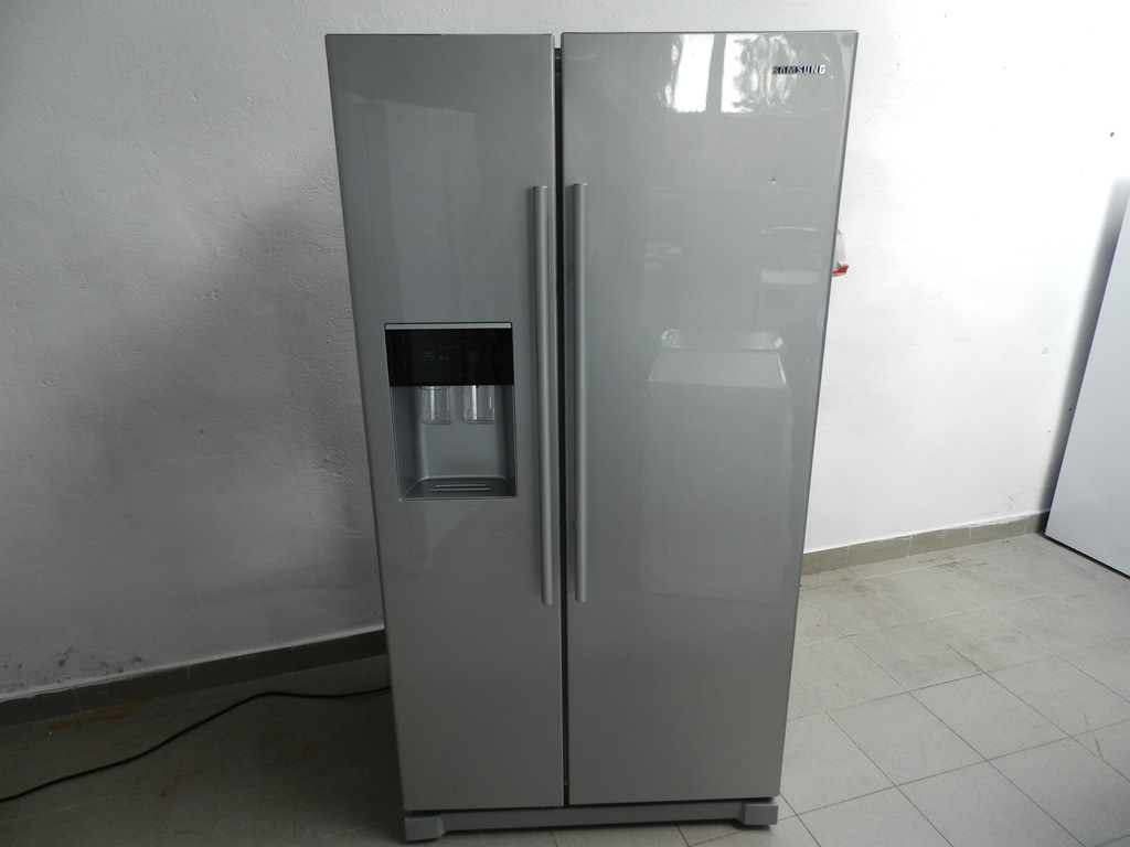 Side by Side Samsung RSA1UHPE