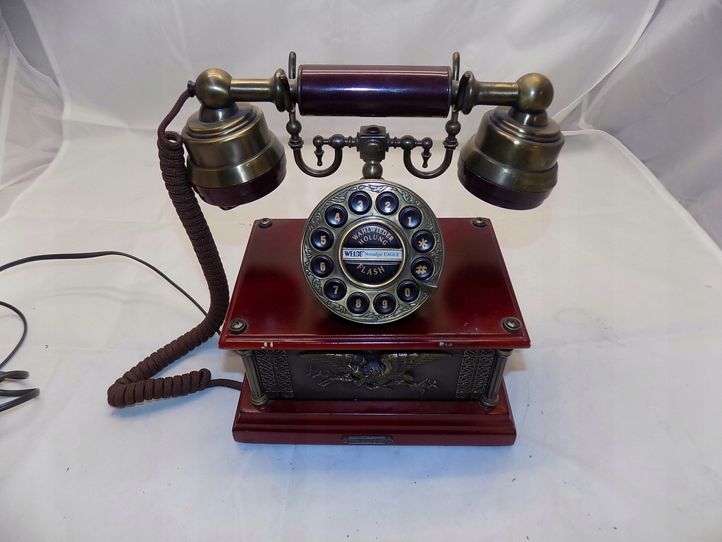 Telefon stacjonarny w starym stylu