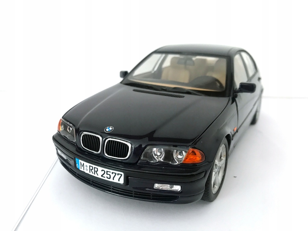 BMW 3 E46 1:18 UT models - 7442303470 - oficjalne archiwum