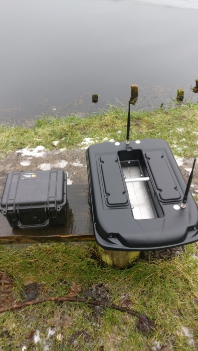 Łódka zanętowa XJET XXL Li-Ion 26Ah z echo LOWRANC