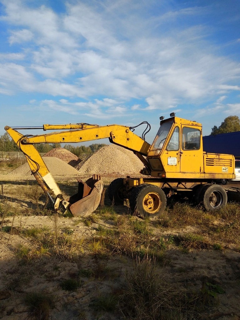 Koparka Liebherr 901 z dwiema łyżkami