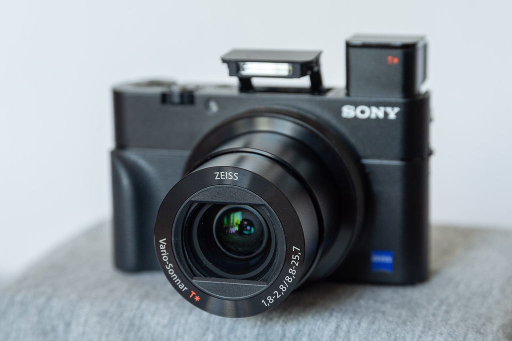 Sony RX100 m5 (stan idealny oraz dodatki)