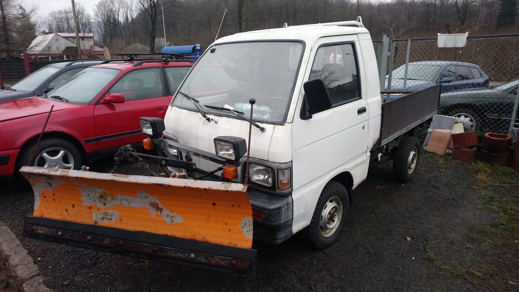 PFAU 4x4 z Niemiec  pług śnieżny PIAGGIO PORTER 