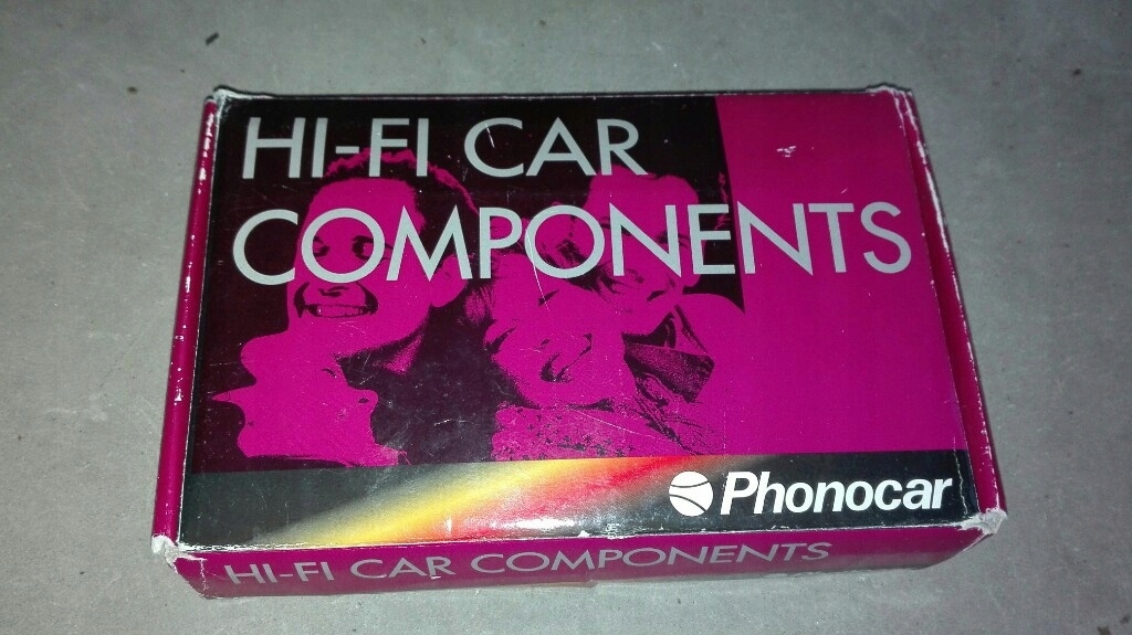 Wzmacniacz Phonocar Ph464 pod radio