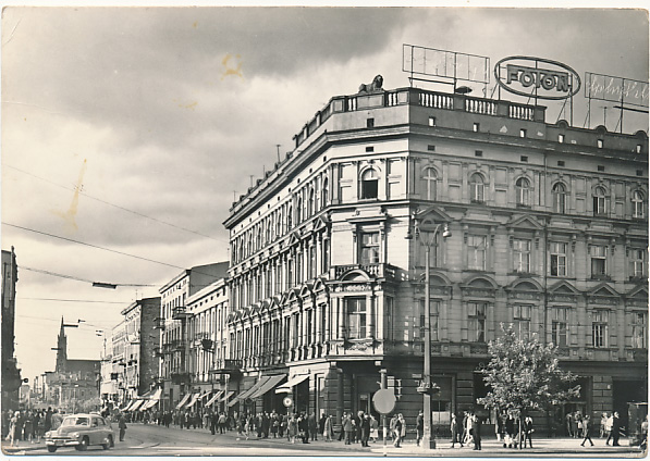 Łódź ulica Nowomiejska reklama neon