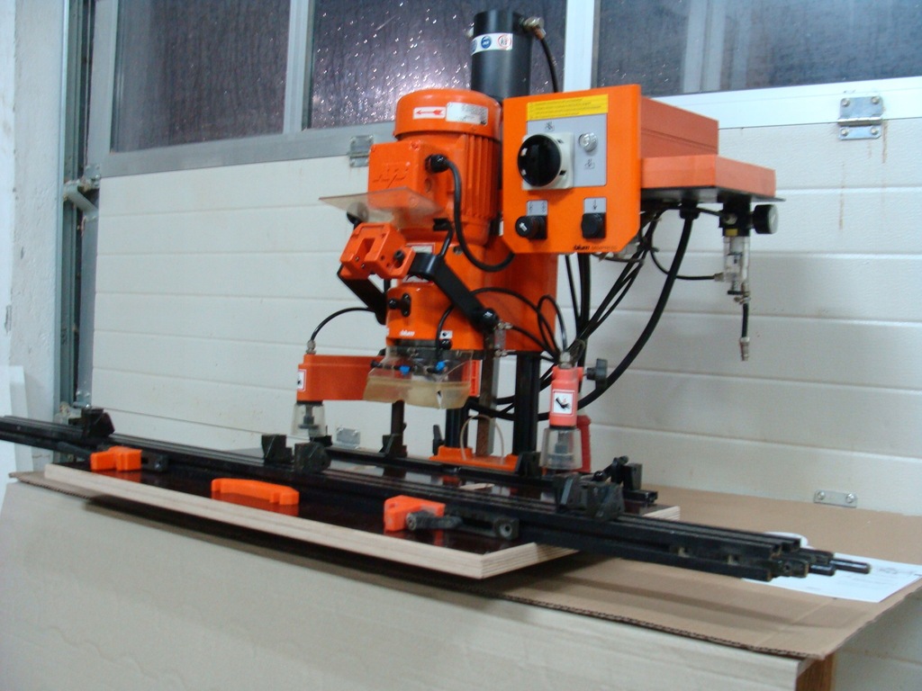 Blum Minipress wiertarka zawiasów i okuć meblowych - 7708989582