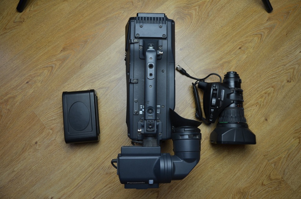 Kamera Panasonic AG-HPX301E + Fujinon XT17x4.5BRM