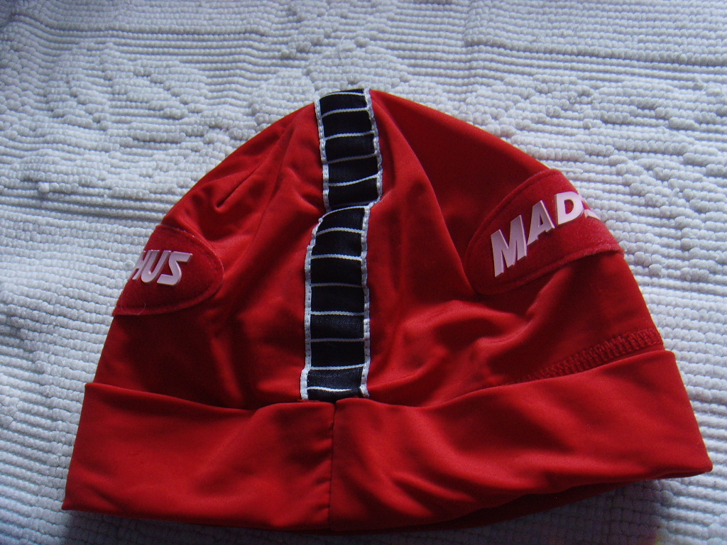 MADSHUS, czapka, czerwona,  50/56cm