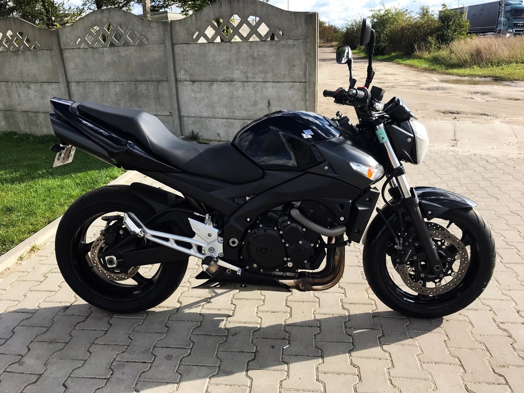 Suzuki gsr 600 обзор