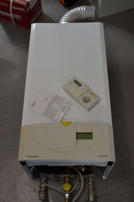 PIEC DWUFUNKCYJNY JUNKERS CERASTAR 24-6 KE
