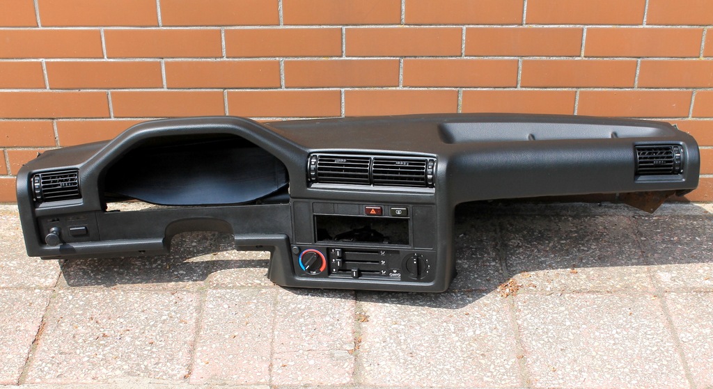 BMW E30 DESKA ROZDZIELCZA KOKPIT KONSOLA KOMPLETNA