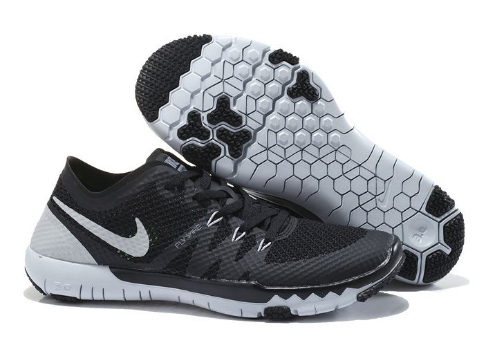 5BUT45  NIKE FREE TRAINER 3.0 V3  42,5