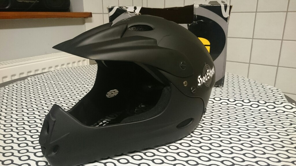 kask rowerowy full face szczękowy super stan