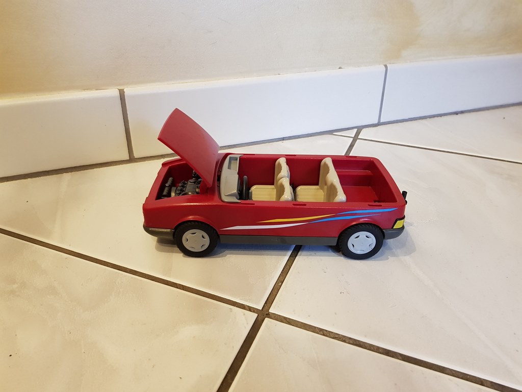 PLAYMOBIL czerwone auto, używane.