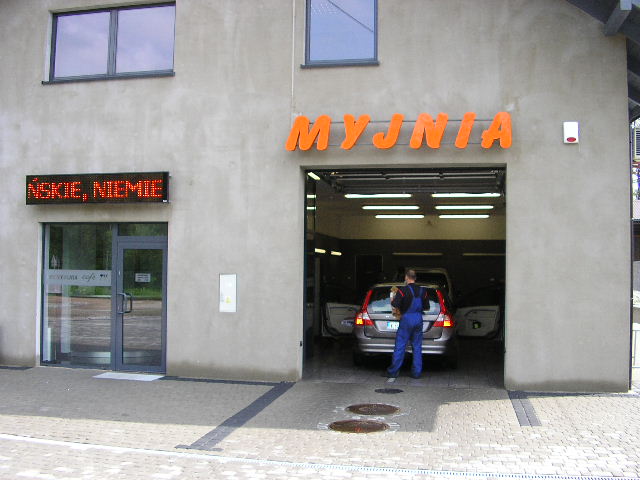AUTO-MYJNIA profesjonalne mycie podwozia KRAKOW