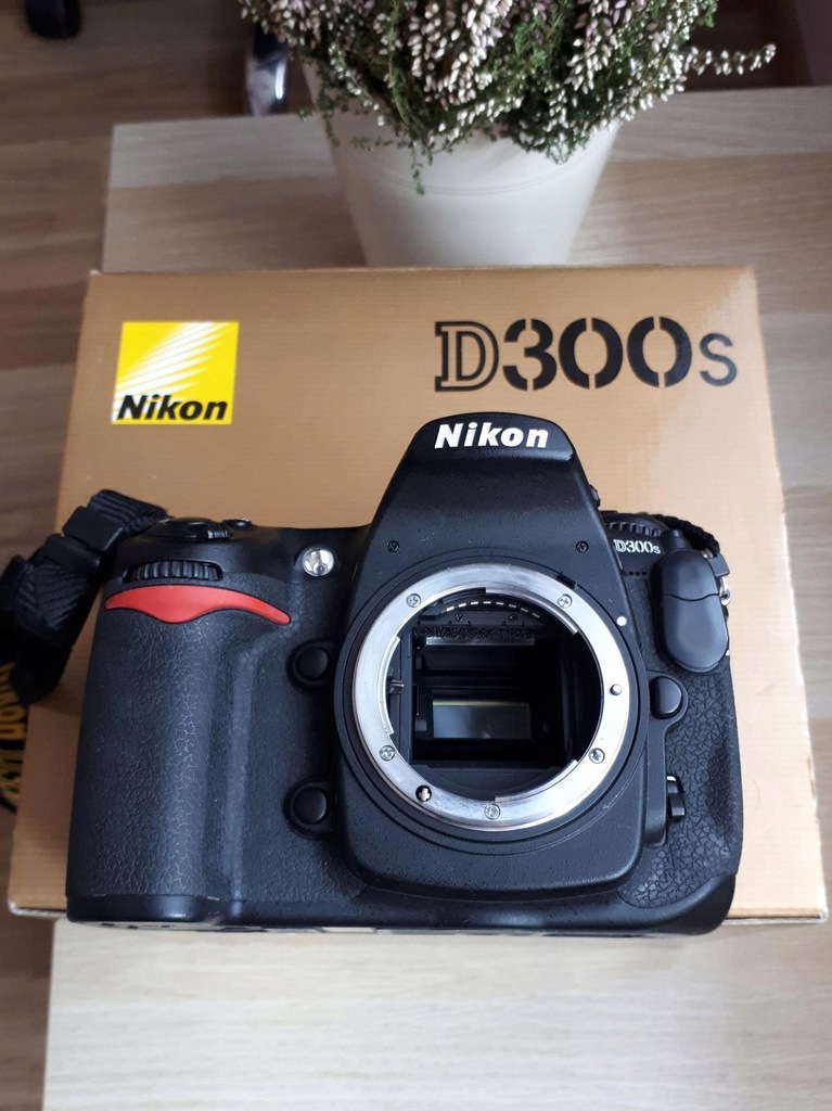 NIKON D300S, STAN BARDZO DOBRY, PEŁEN ZESTAW.