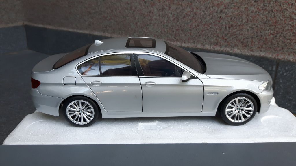 Okazja BMW 550i F10 nowy Norev 1:18 Titan Silver 