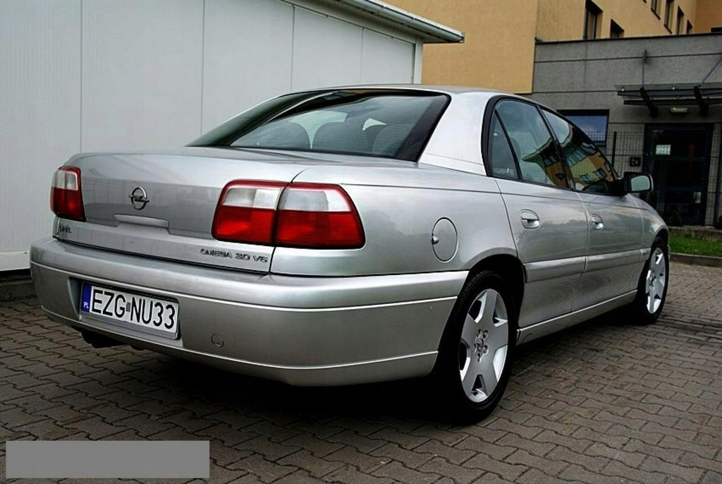 Opel omega bose