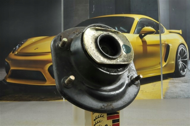 Porsche 964 Łoże amortyzatora, C4, L=R