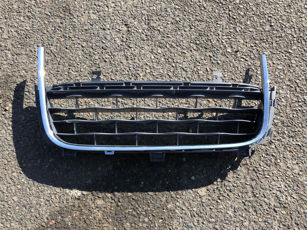 Kratka zderzaka RENAULT LAGUNA 3 lift chrom