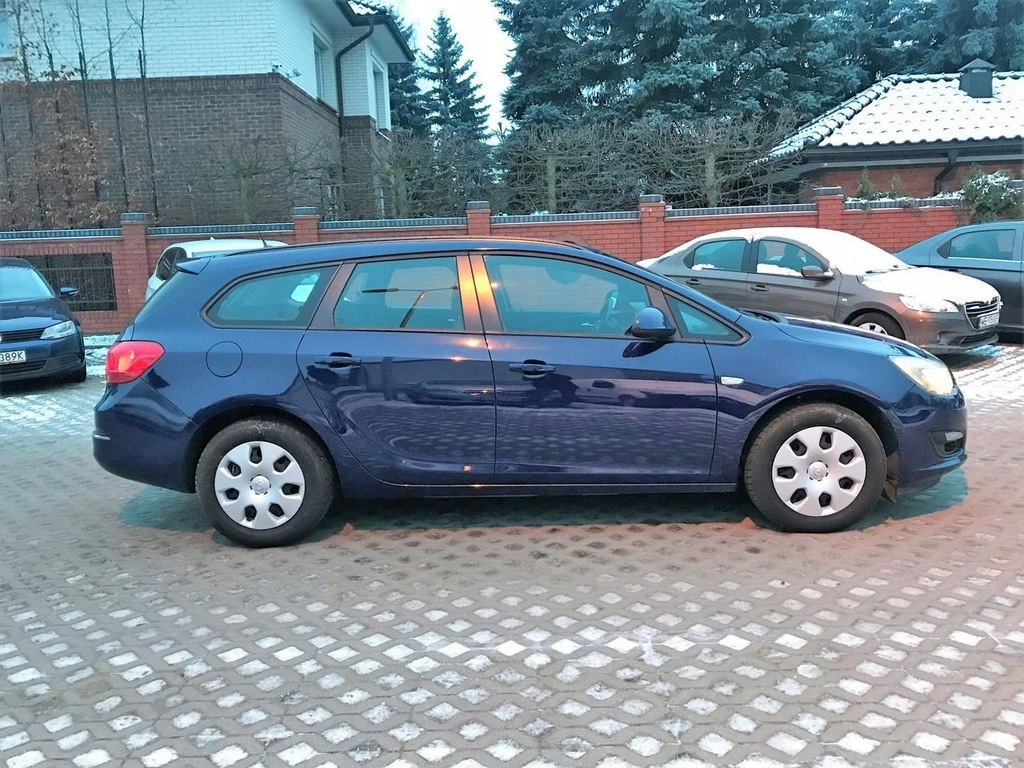 Opel astra salon