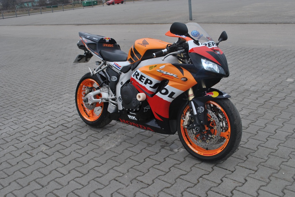 HONDA CBR1000RR SC57B AKRAPOVIC 2007 REPSOL