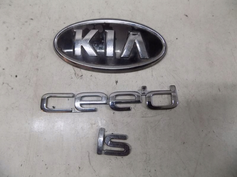 KIA CEED 06-09 EMBLEMAT NAPIS ZNACZEK LOGO KOMPLET