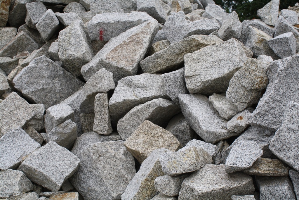 Kamień murowy formak granit luz