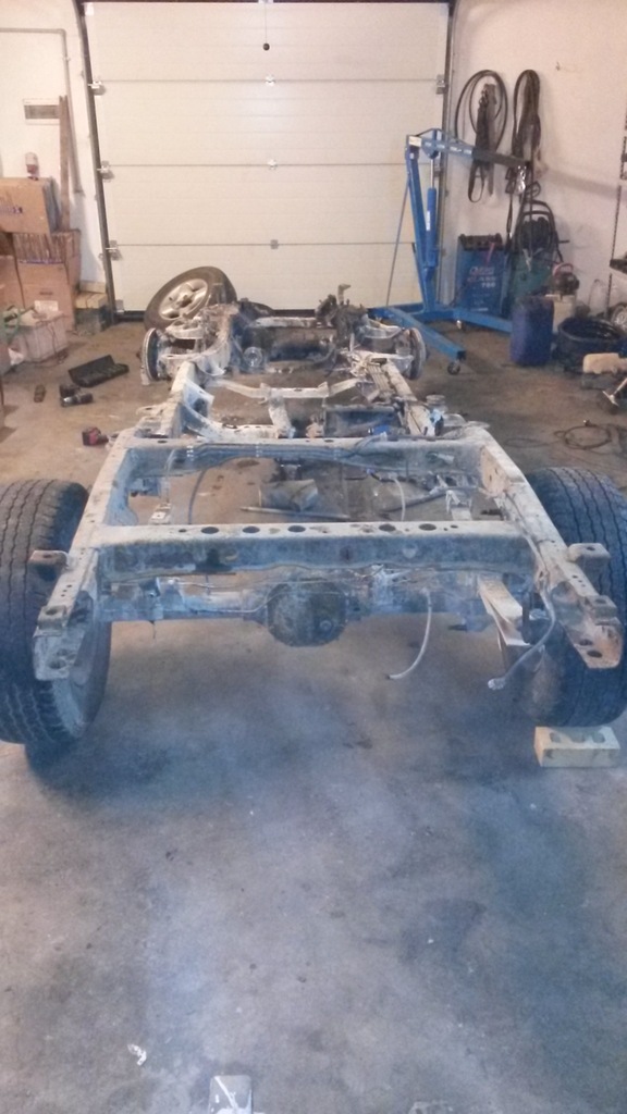 Nissan Navara D22 RAMA STAN BDB !!